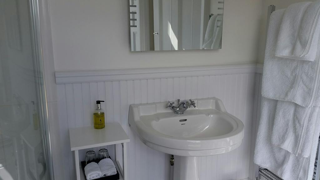 Pencubitt House Guest House ลิสคาร์ด ภายนอก รูปภาพ